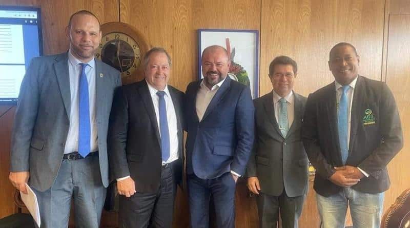 Taxistas com o Ministro do Trabalho