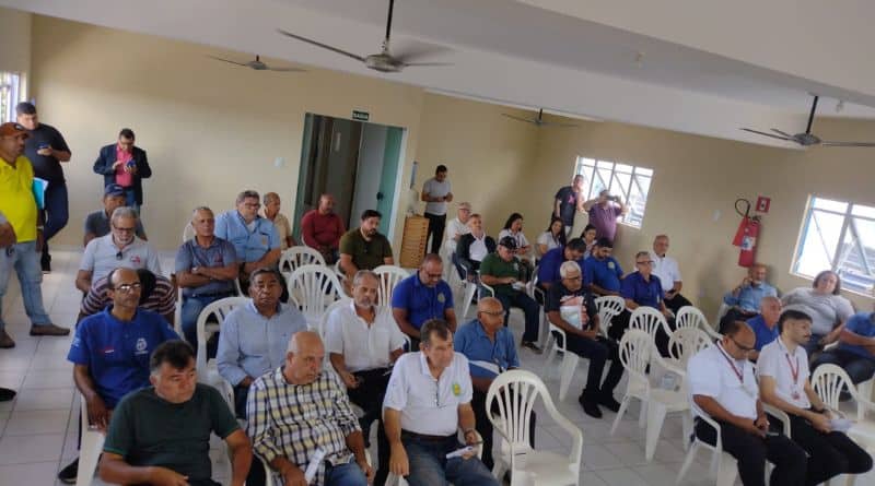 reunião entre taxistas na sede do SINDTAXI-PE