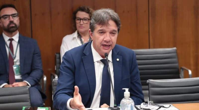 deputado Guilherme Uchoa