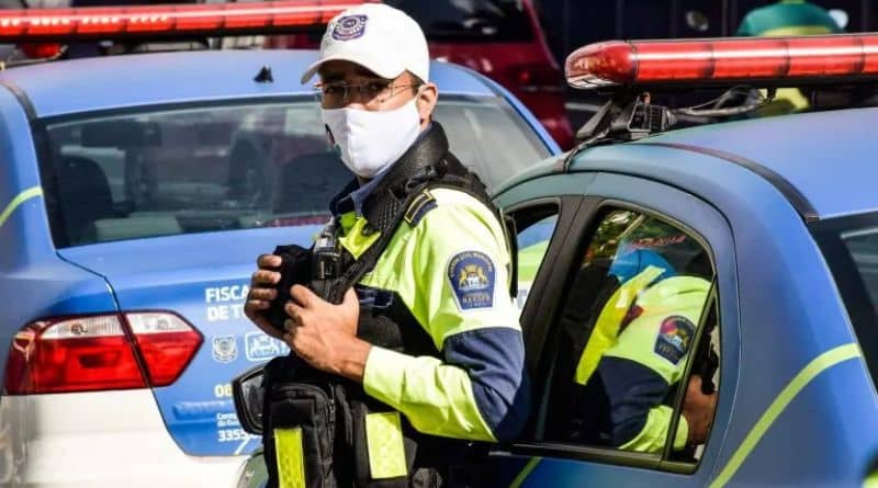 agente de trânsito no Recife