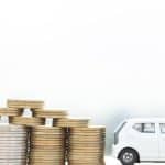 Governo federal prepara linha de crédito para taxistas e motoristas de aplicativo moedas e carro branco