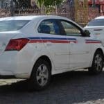 Semob extingue mais 10 alvarás de táxi em Salvador e reconsidera autorização que havia sido cancelada táxi no pelourinho