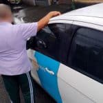 Muitas vezes, é difícil identificar um taxista no Recife por falta de fardamento padrão Taxista do Recife sem fardamento padrão