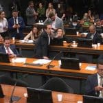 Série Táxi no Congresso: Comissão aprova parecer favorável ao PL 215/2021 e projeto avança para a Comissão de Viação e Transportes Comissão de Viação e Transporo