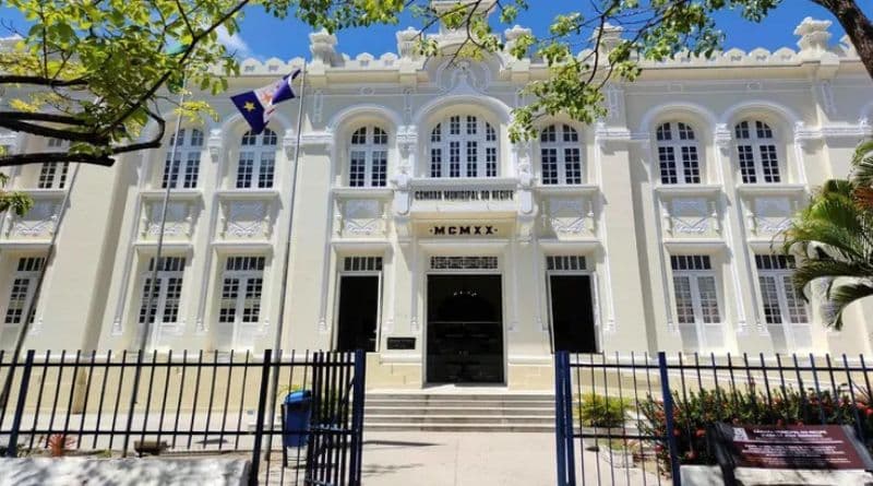 fachada da Câmara Municipal do Recife