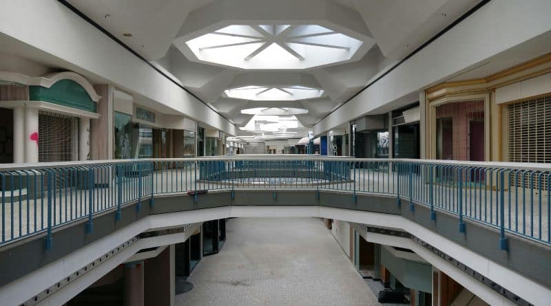 shopping center fechado