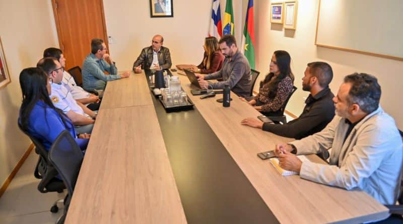 taxistas se reunem com prefeito de Vitória da Conquista