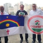 Representantes de cooperativa de táxi COOPSETA com o vereador Adilson Amadeu