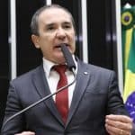 Táxi no Congresso: PL 7026/2025 propõe isenção de pedágio para taxistas em rodovias federais e estaduais deputado Duda Ramos