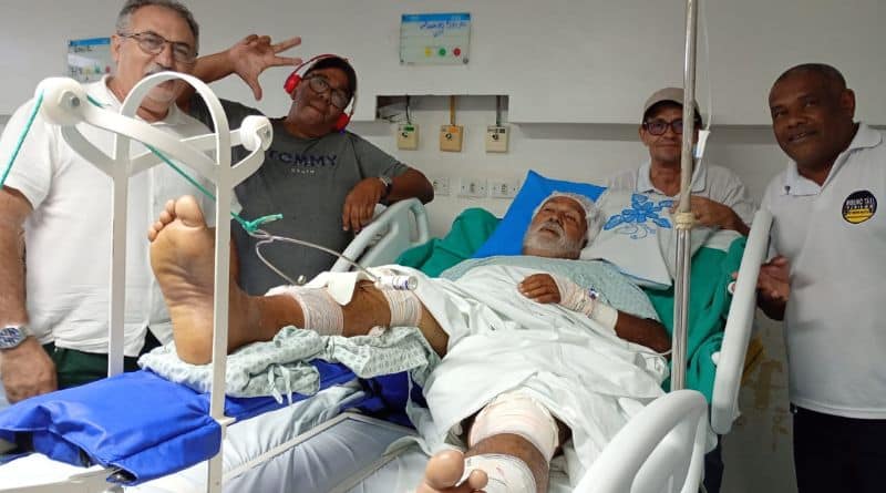 taxista do Recife, Paulo Silva Simplício Pessoa Filho, internado recebe visita de colegas