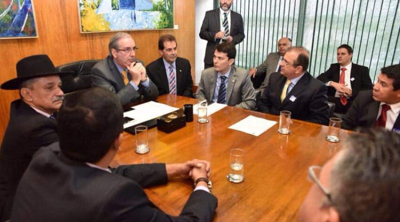 Taxistas se reuniram com Eduardo Cunha buscando apoio para luta contra o Uber. Foto_ ABRACOMTAXI